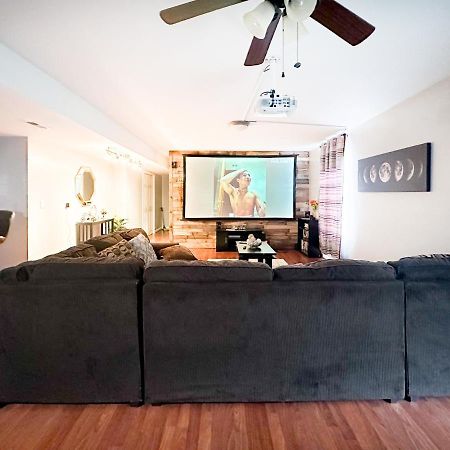 Cute 2-Brm Walkout Apt With Pool Table And Theater Διαμέρισμα Λέξινγκτον Εξωτερικό φωτογραφία