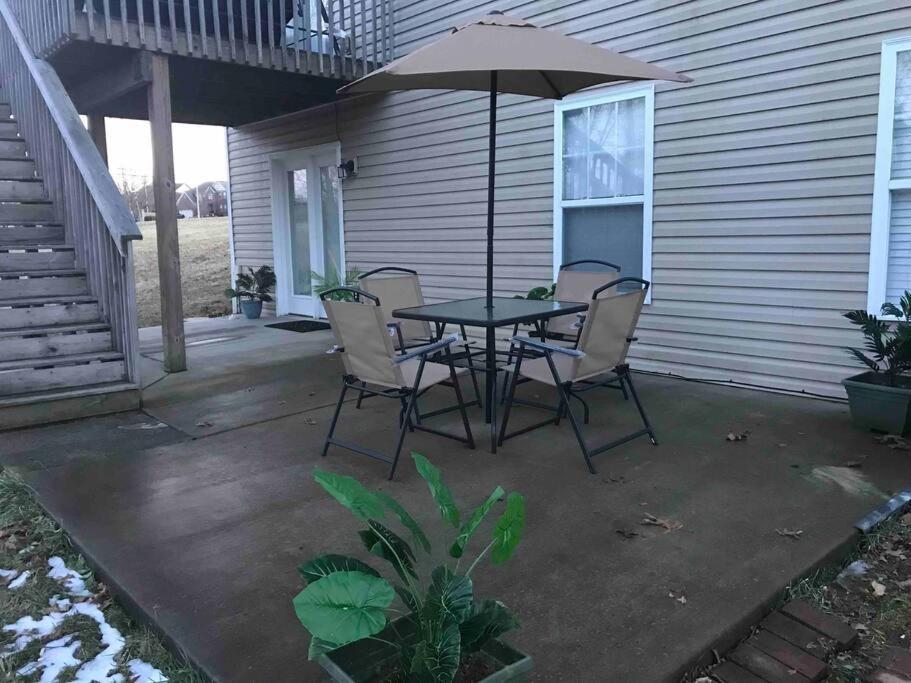 Cute 2-Brm Walkout Apt With Pool Table And Theater Διαμέρισμα Λέξινγκτον Εξωτερικό φωτογραφία