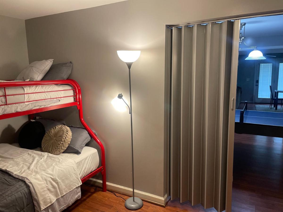 Cute 2-Brm Walkout Apt With Pool Table And Theater Διαμέρισμα Λέξινγκτον Εξωτερικό φωτογραφία