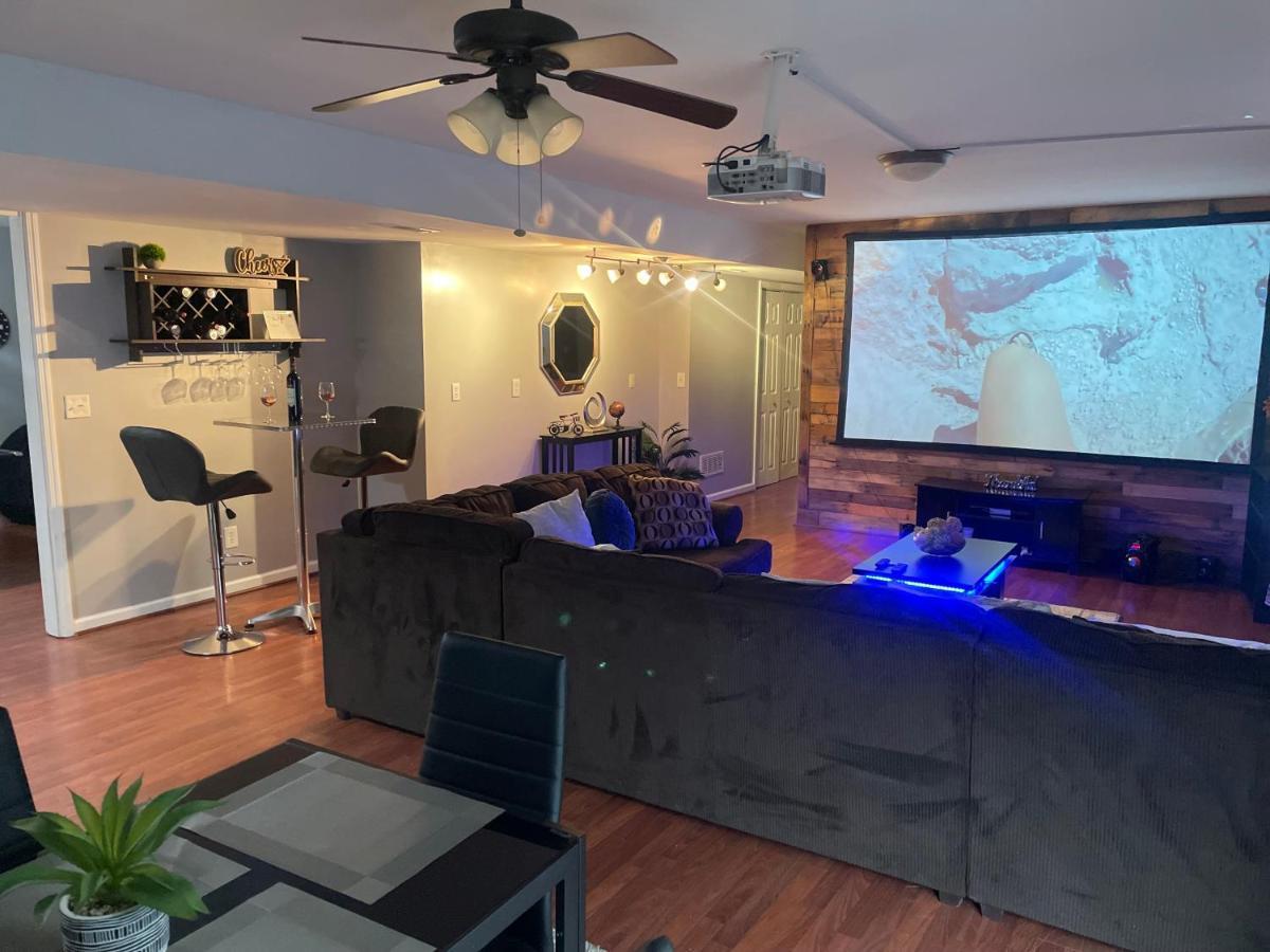 Cute 2-Brm Walkout Apt With Pool Table And Theater Διαμέρισμα Λέξινγκτον Εξωτερικό φωτογραφία