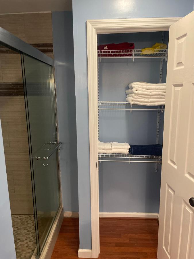 Cute 2-Brm Walkout Apt With Pool Table And Theater Διαμέρισμα Λέξινγκτον Εξωτερικό φωτογραφία