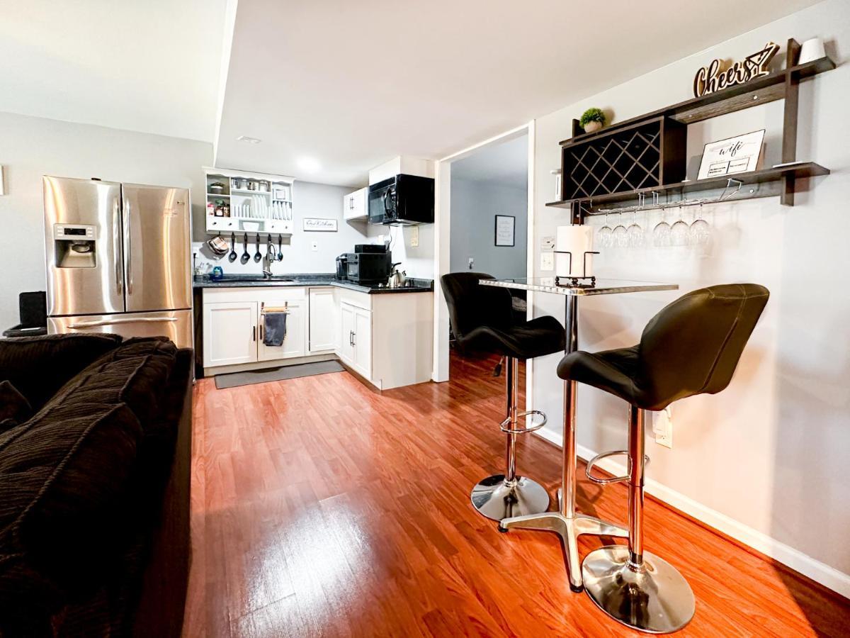 Cute 2-Brm Walkout Apt With Pool Table And Theater Διαμέρισμα Λέξινγκτον Εξωτερικό φωτογραφία
